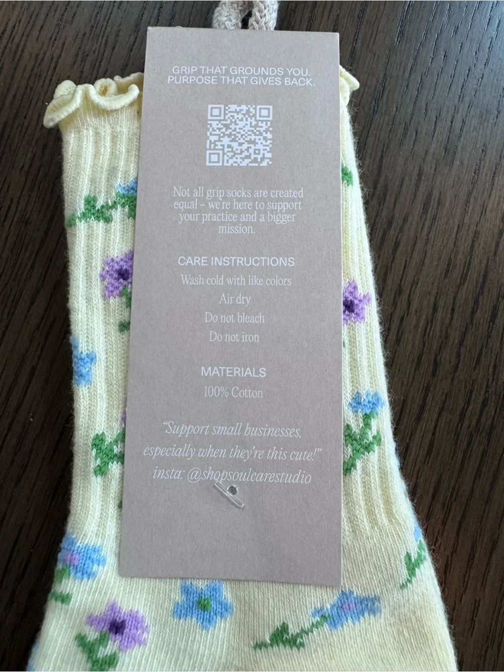 NWT The Soul Care Studio Cream Floral Gripper Socks